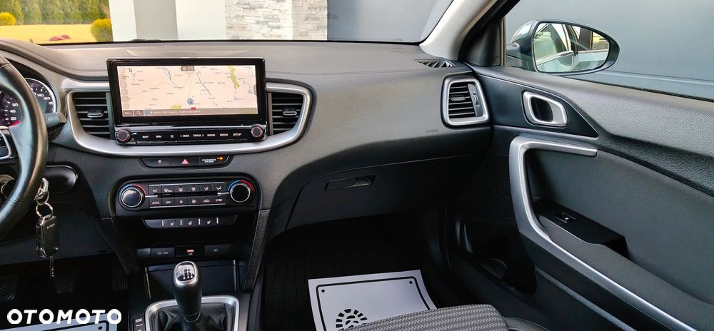 Kia Ceed ver-1-6-crdi-mhev-business-line - 20