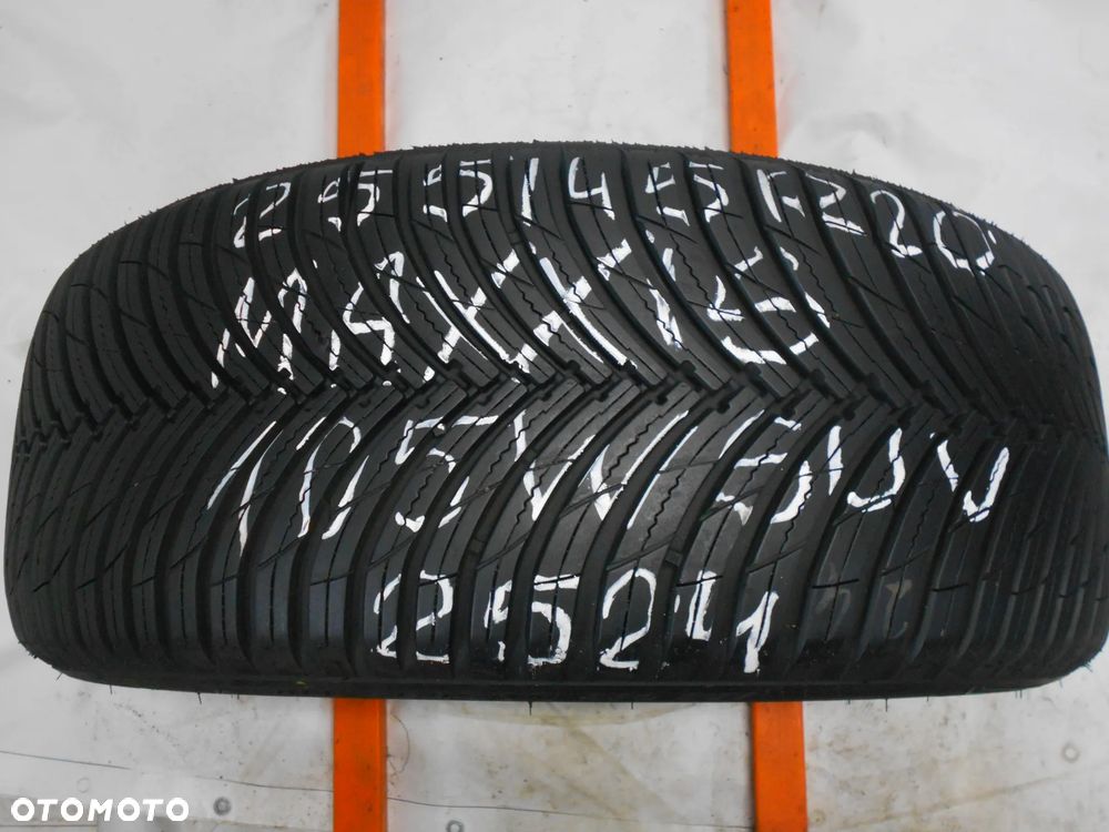 OPONY  255/45R20 MAXXIS PREMITRA ALLSEASON AP3 SUV DOT 2524 8MM - 2