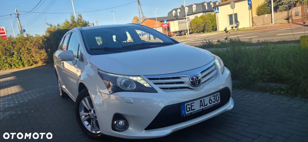 Toyota Avensis 2.0 D-4D Premium - 21
