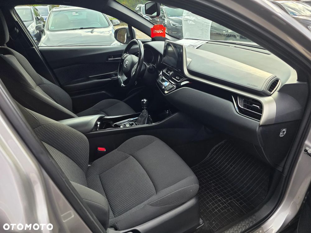 Toyota C-HR 1.2 Turbo Team Deutschland - 20