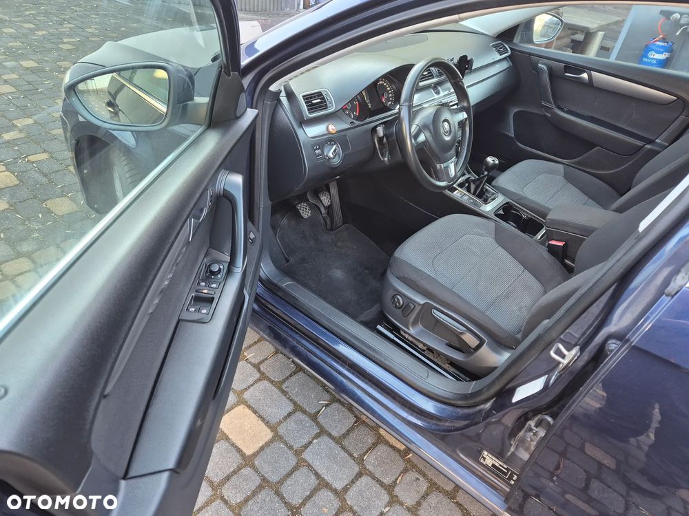 Volkswagen Passat 2.0 TDI Individual Chrom - 9
