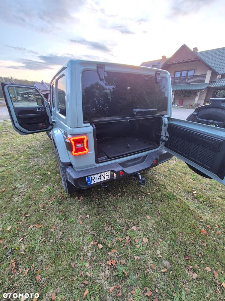 Jeep Wrangler - 8