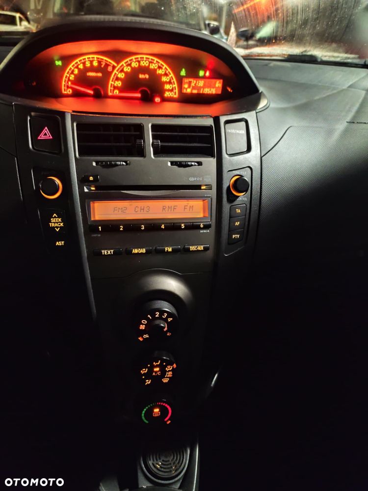 Toyota Yaris 1.33 VVT-i Sol - 21