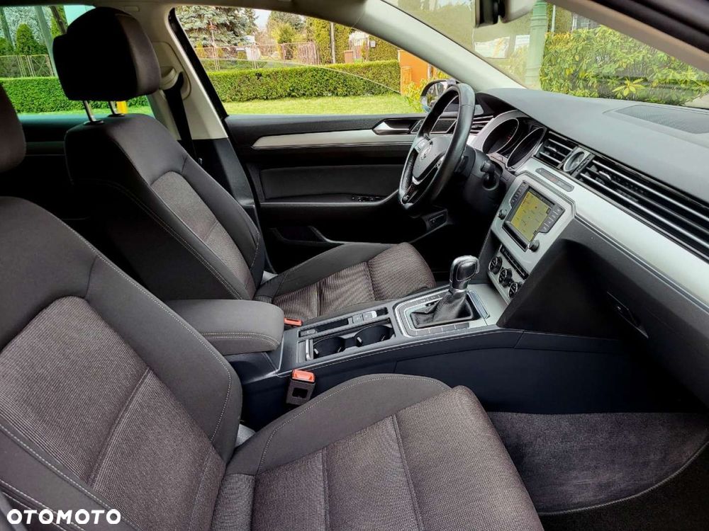 Volkswagen Passat - 20