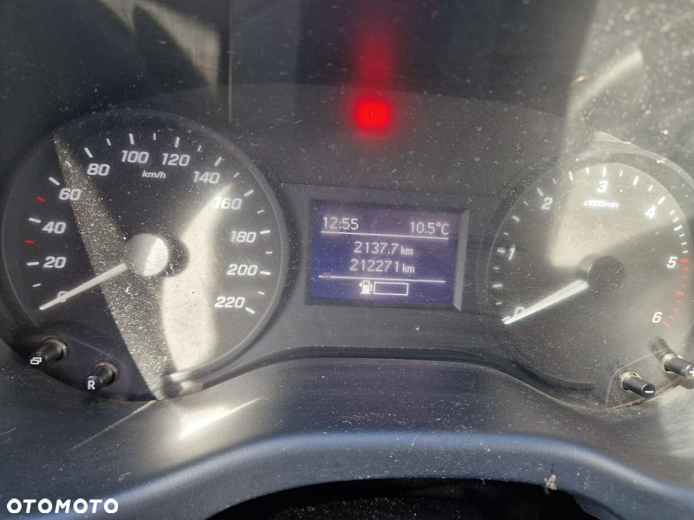 Mercedes-Benz 116 VITO - 17