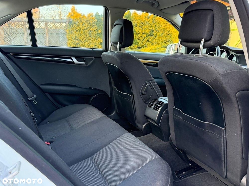 Mercedes-Benz Klasa C 220 (BlueTEC) d BlueEFFICIENCY Edition 7G-TRONIC Avantgarde - 9