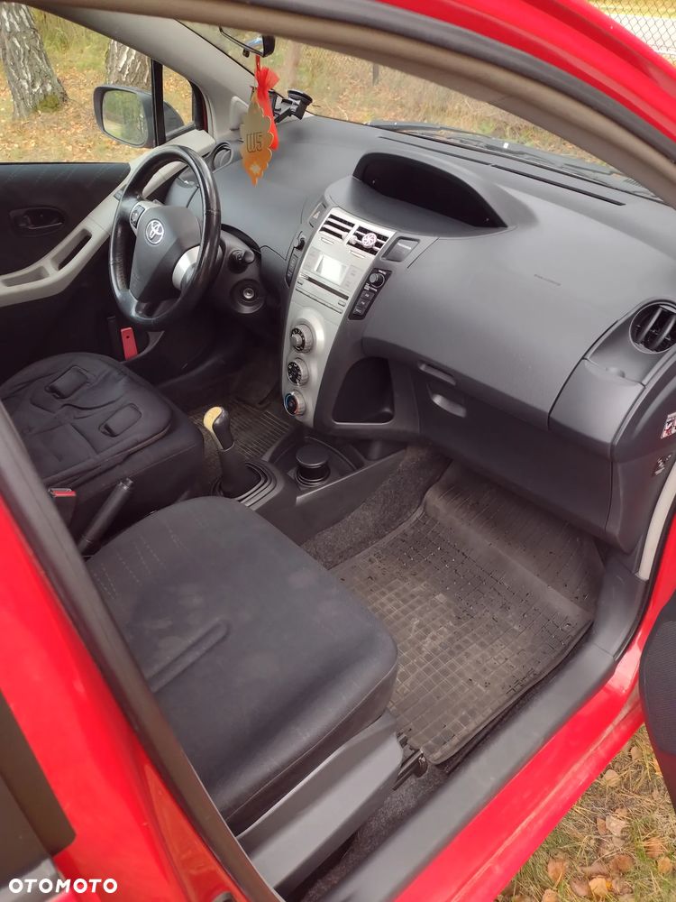 Toyota Yaris - 4