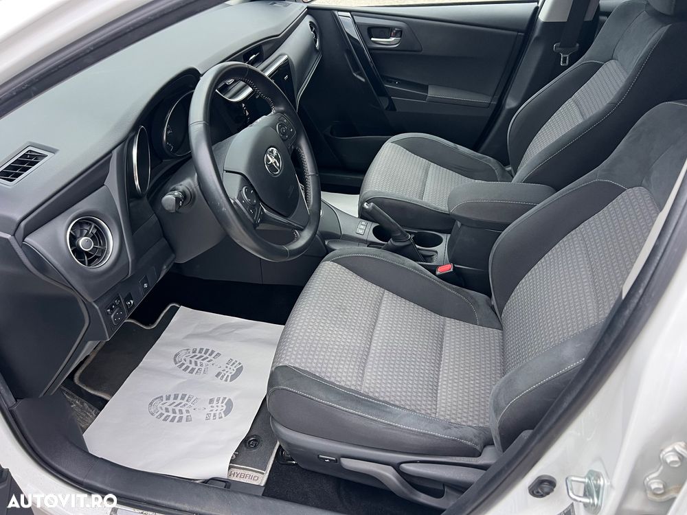 Toyota Auris 1.8 L VVT-i Sol+ - 5