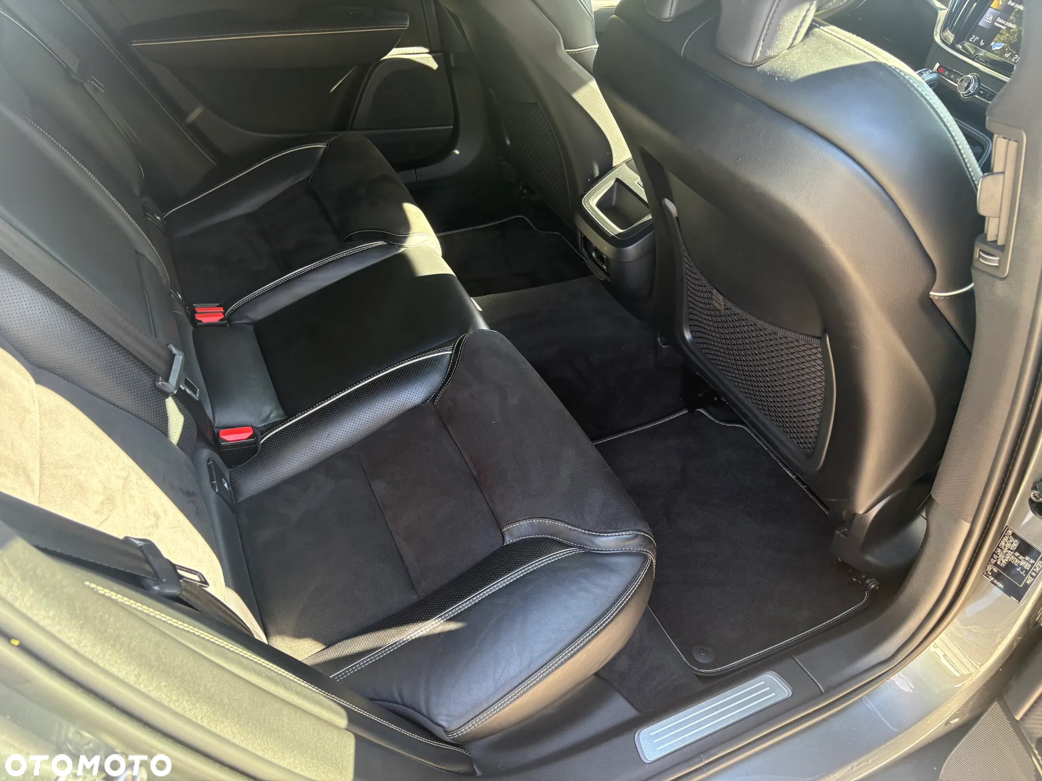 Volvo V90 D4 Geartronic R Design - 17