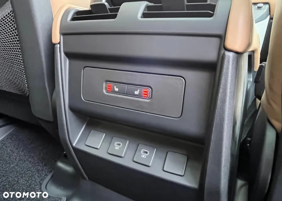 Land Rover Defender - 15