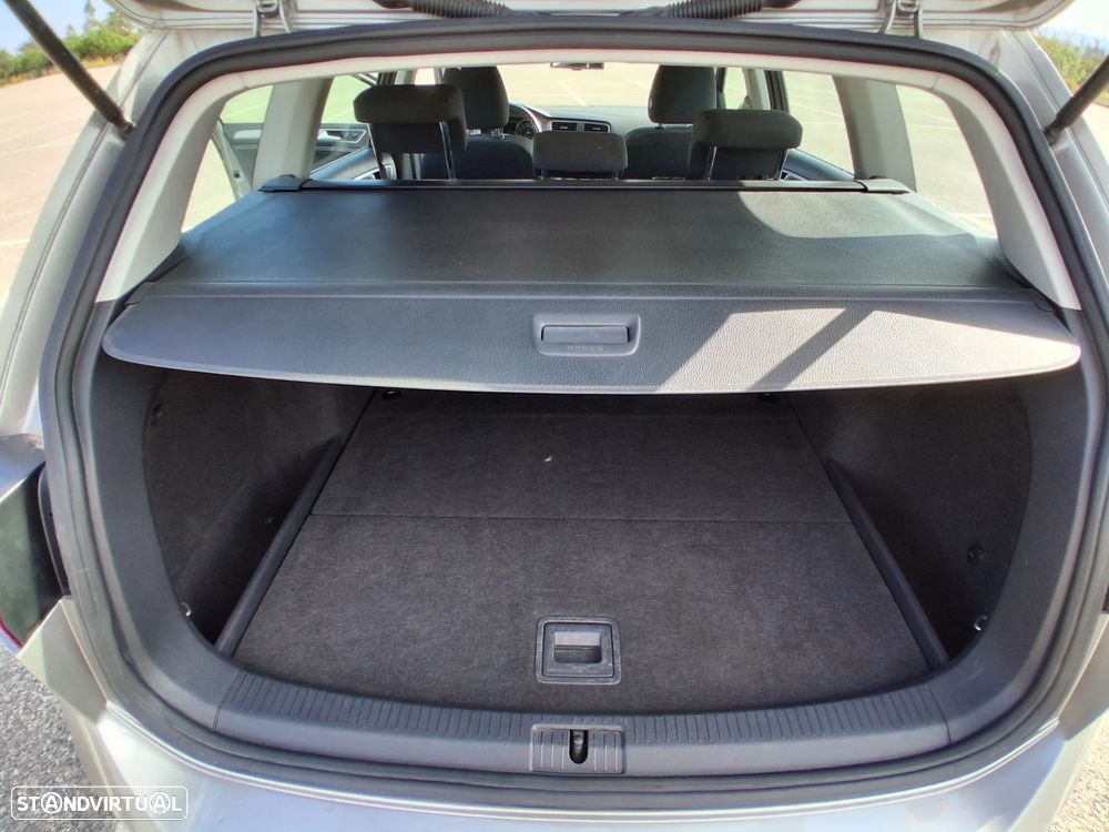 VW Golf Variant 1.6 TDi Confortline - 18