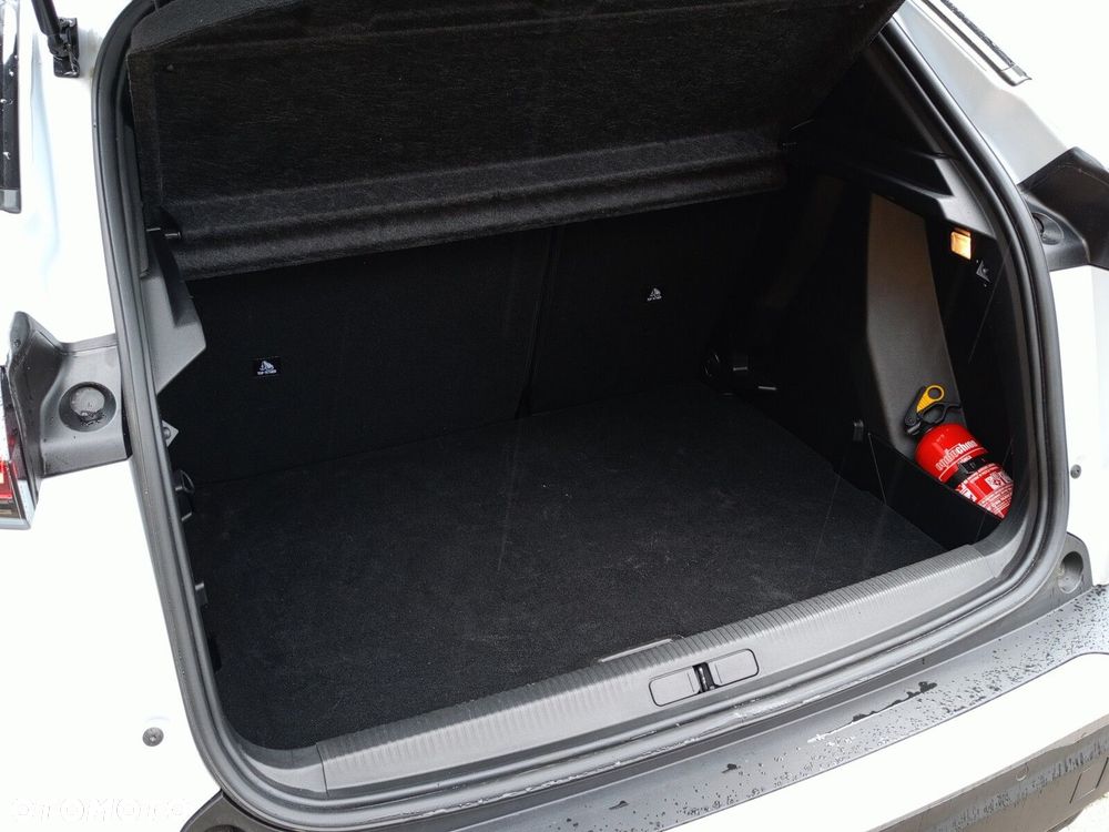 Peugeot 2008 1.2 PureTech Allure S&S EAT8 - 17