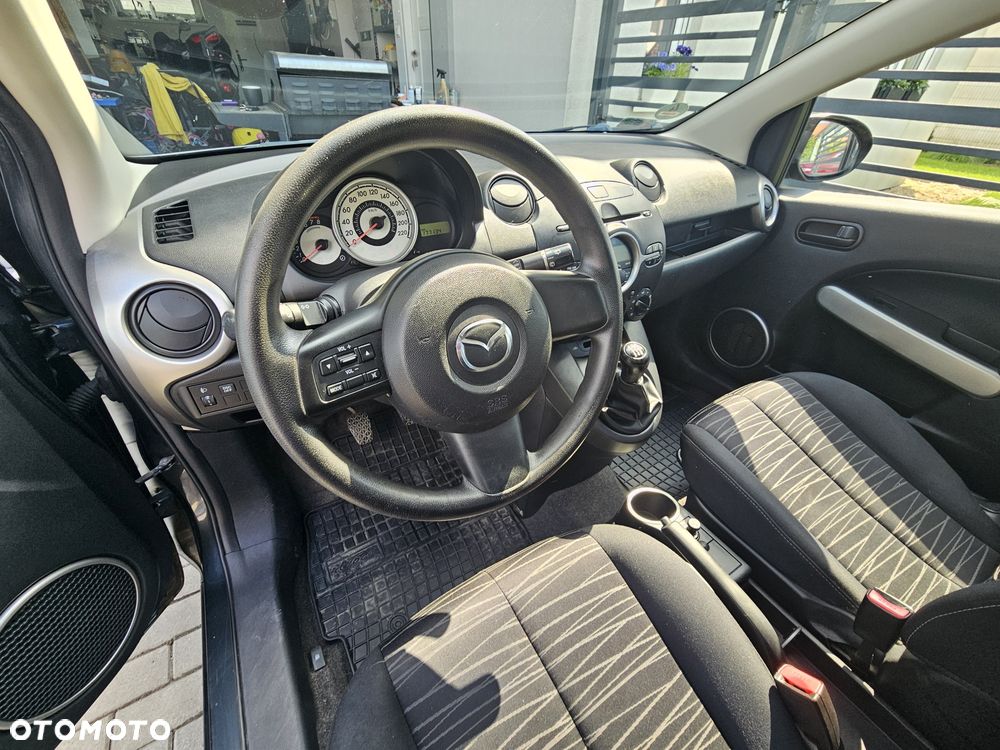 Mazda 2 - 4