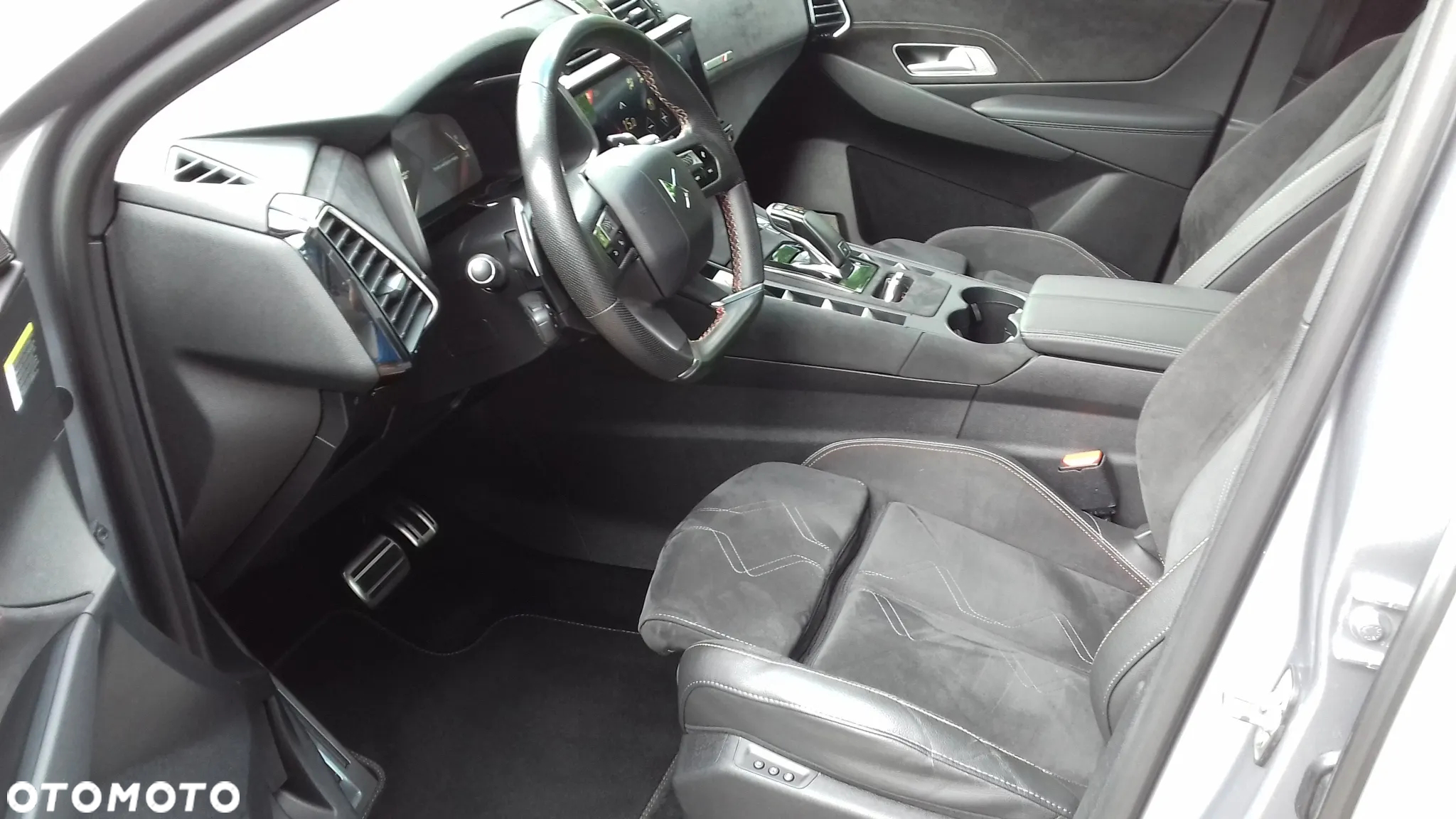 DS Automobiles DS 7 Crossback 1.6 PureTech Performance Line + - 12