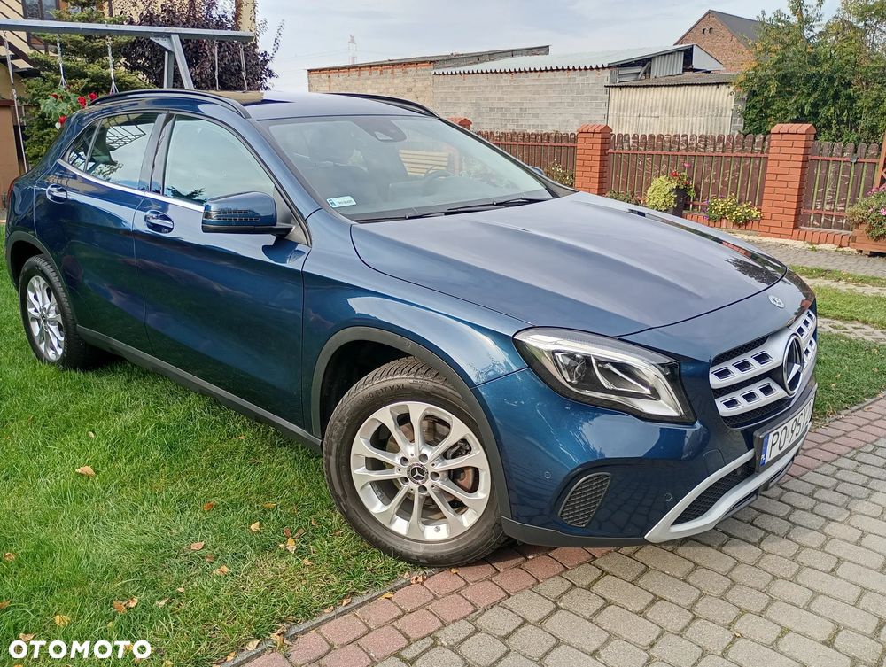 Mercedes-Benz GLA - 17