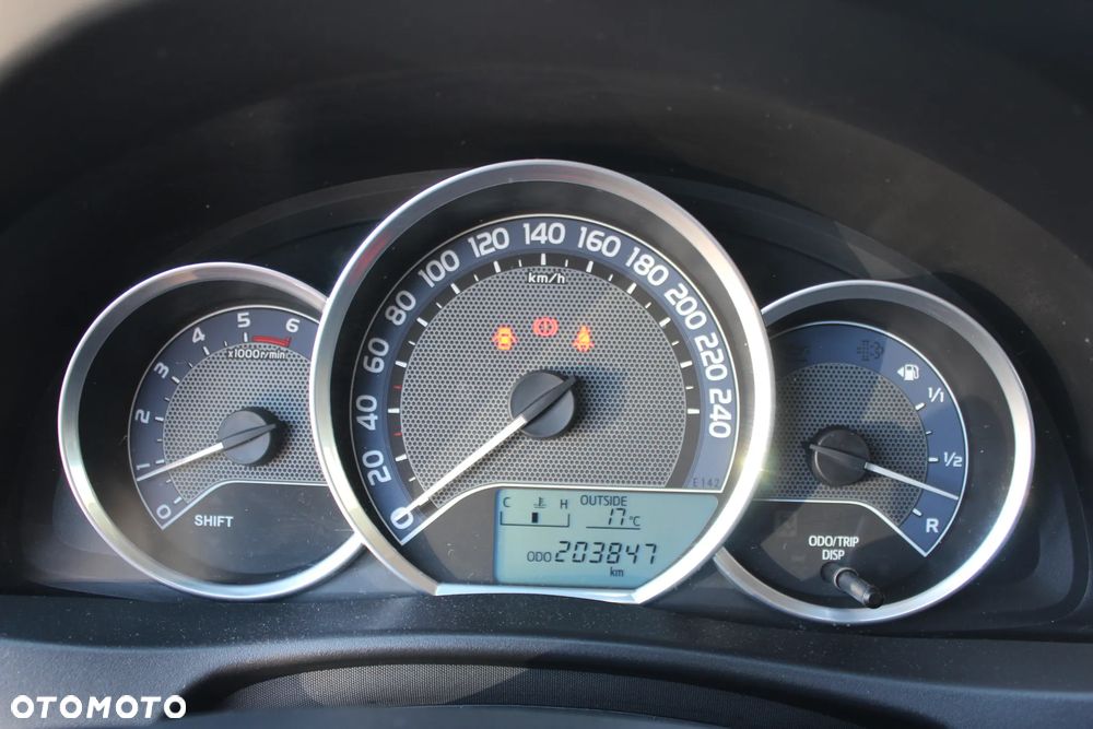 Toyota Auris 2.0 D-4D Executive - 24