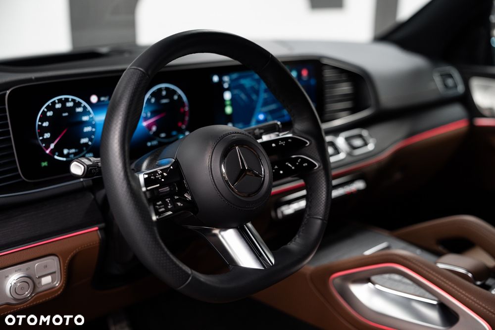 Mercedes-Benz GLS - 27