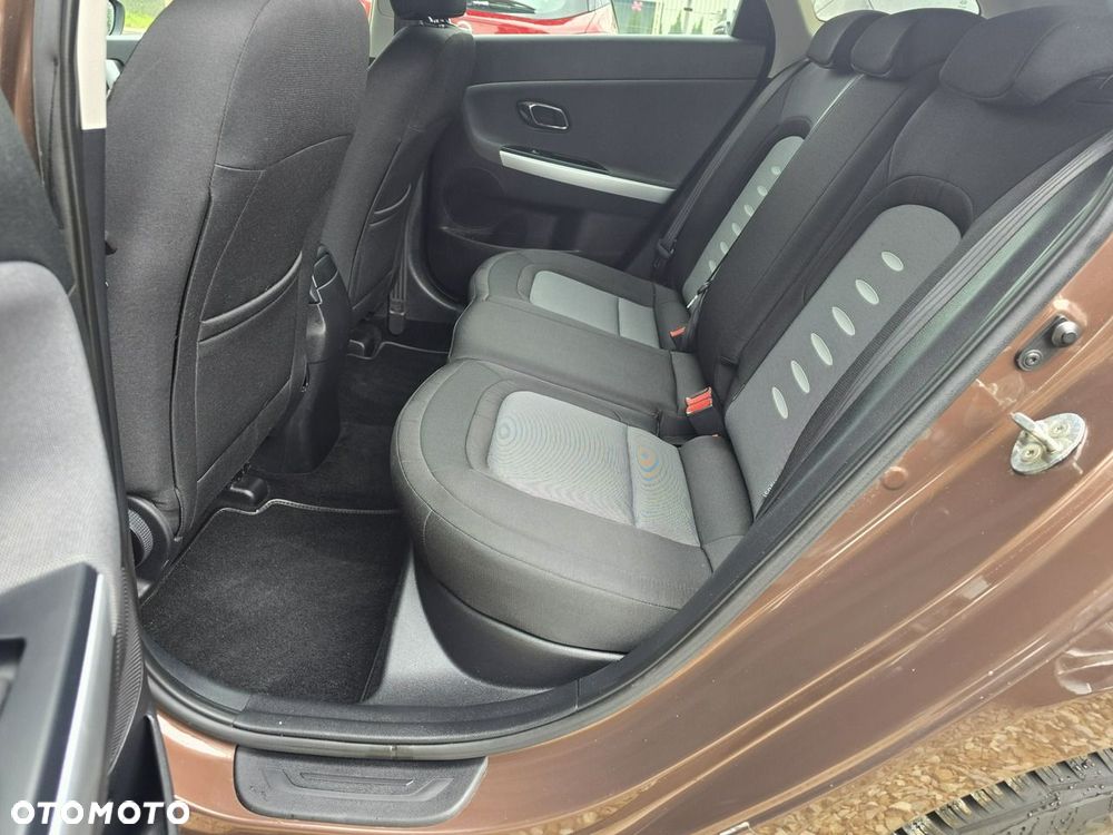 Kia Ceed - 13