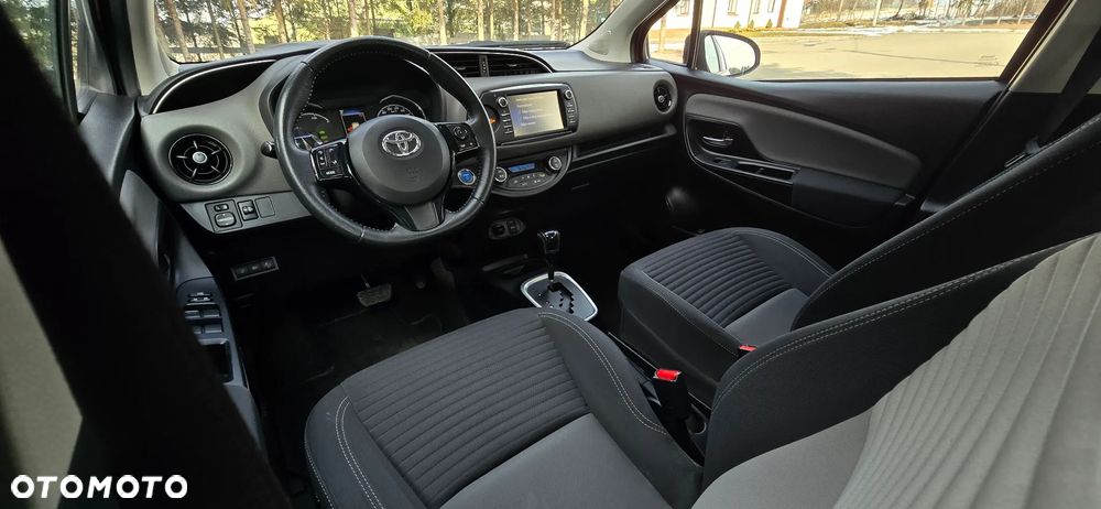 Toyota Yaris Hybrid 100 Premium EU6 - 27