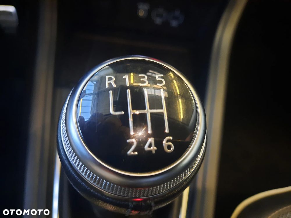 Renault Captur 1.0 TCe Intens - 25