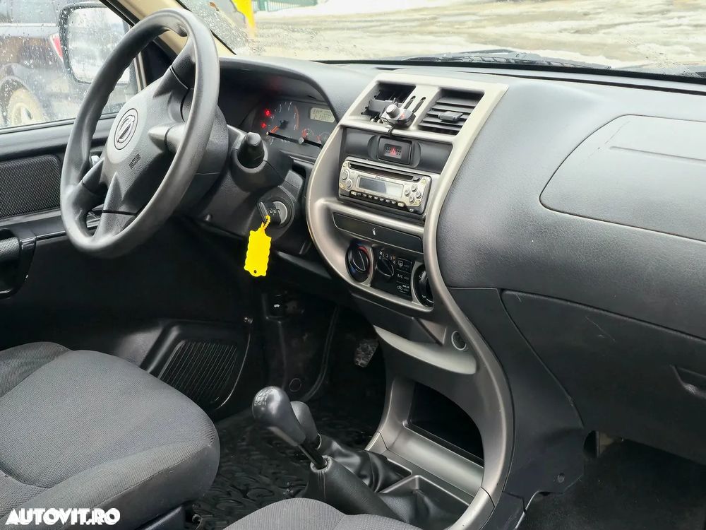 Nissan Terrano 2.7 TD Comfort - 9