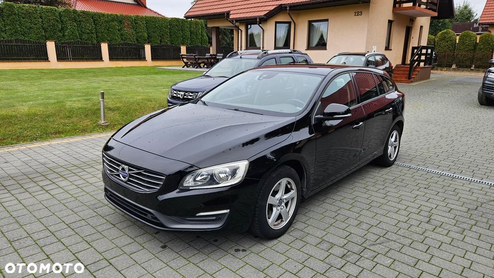 Volvo V60 D2 Momentum - 1