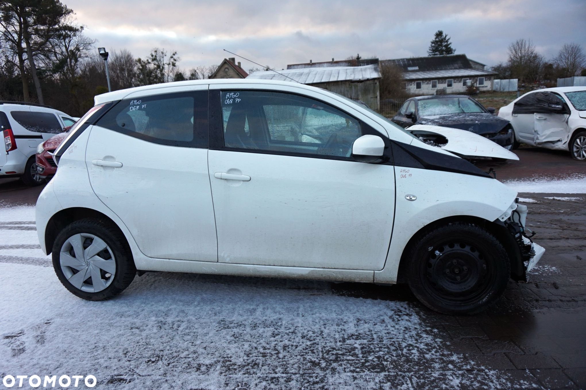 TOYOTA AYGO II 5D HB 2017 068 1.0 12V 1KR-FE 69KM C551 BIAŁY na części - 6