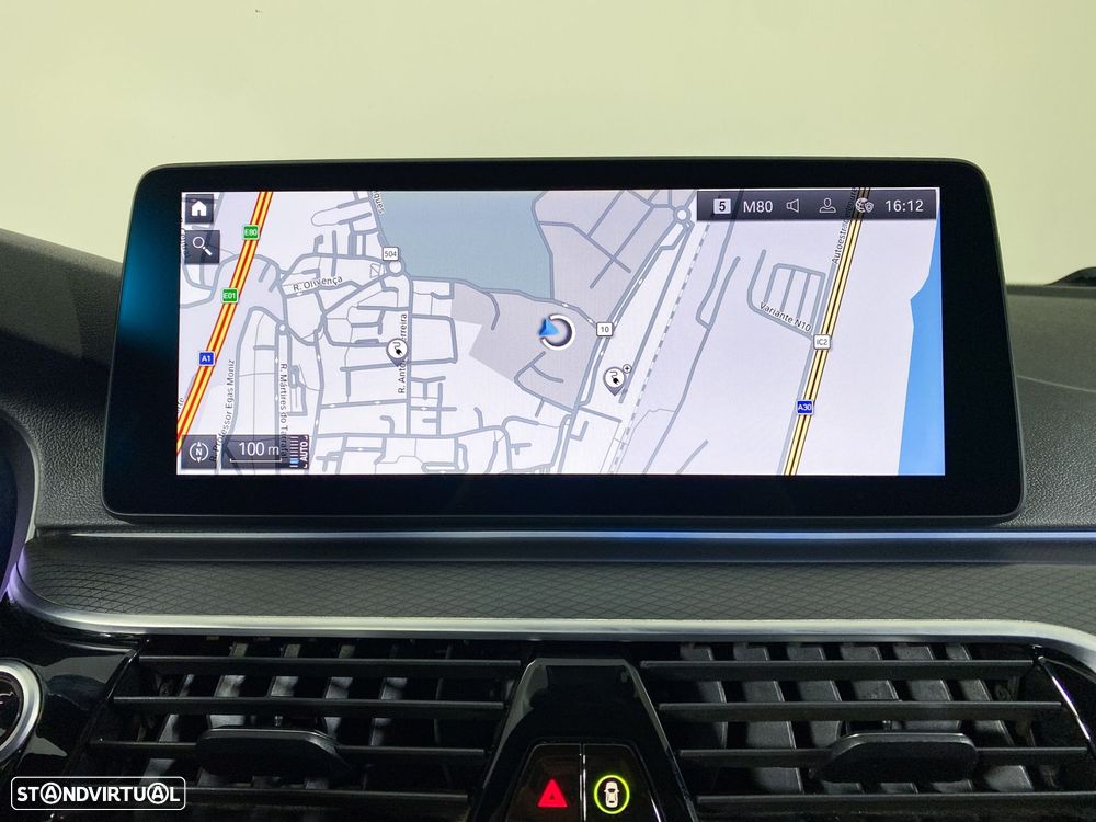 BMW 530 e Pack Desportivo M - 16