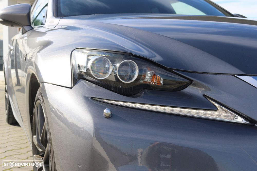Lexus IS 300H F Sport - 7