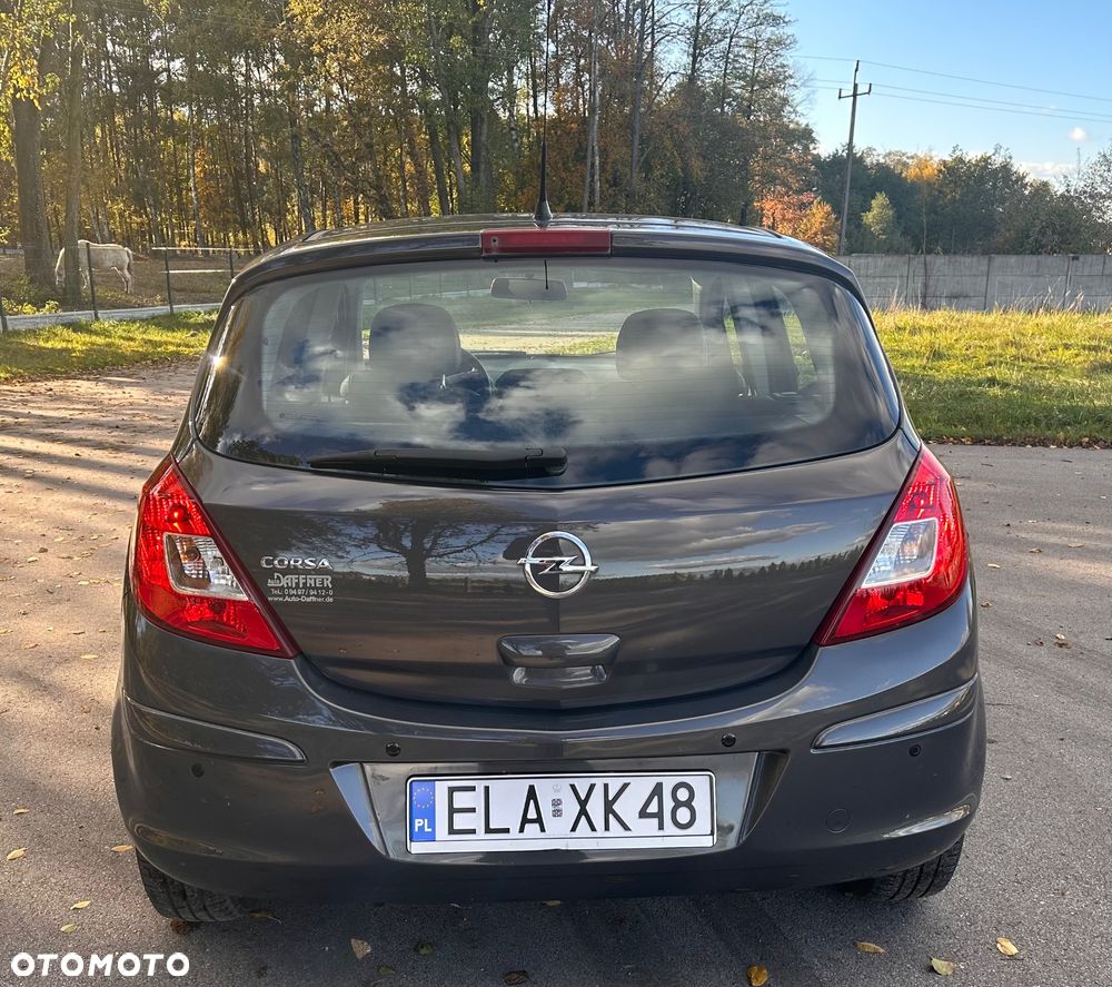 Opel Corsa 1.4 16V Cosmo - 15