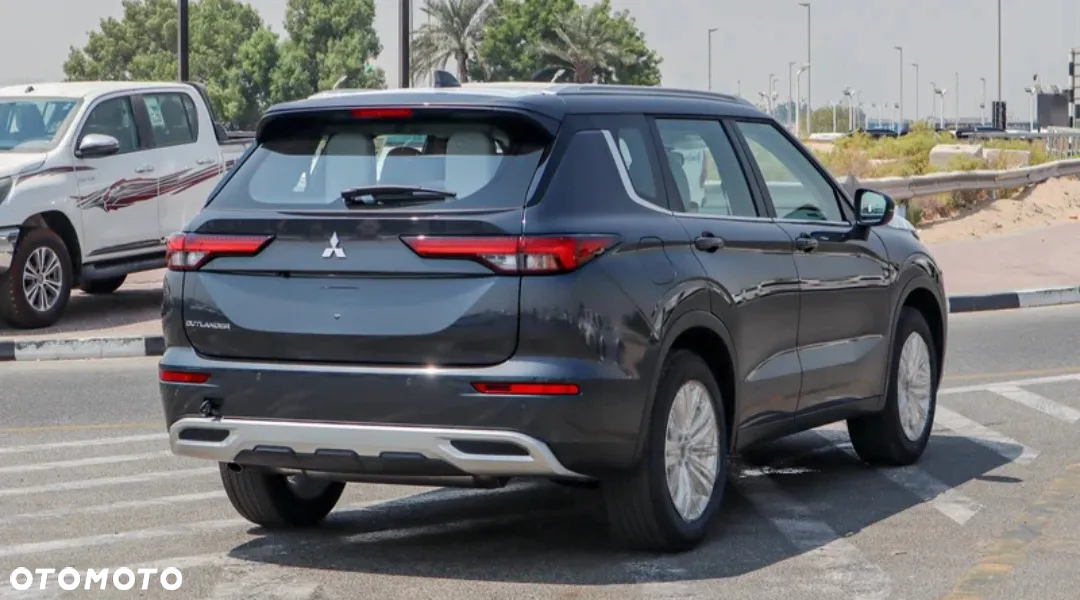 Mitsubishi Outlander - 3