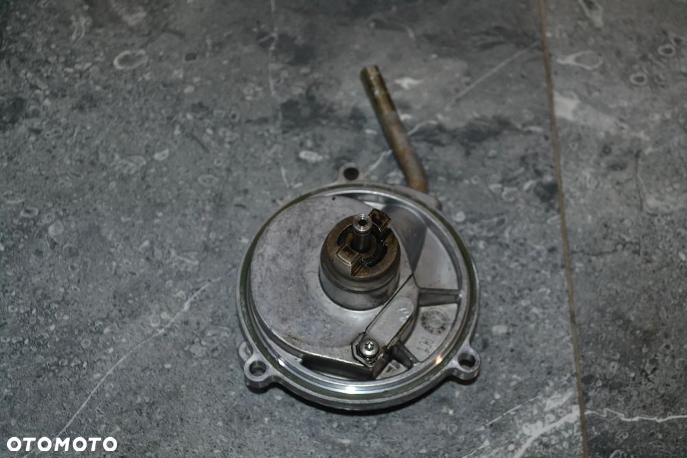 MERCEDES 1,7 CDI POMPA VACUM 6682300165 - 2