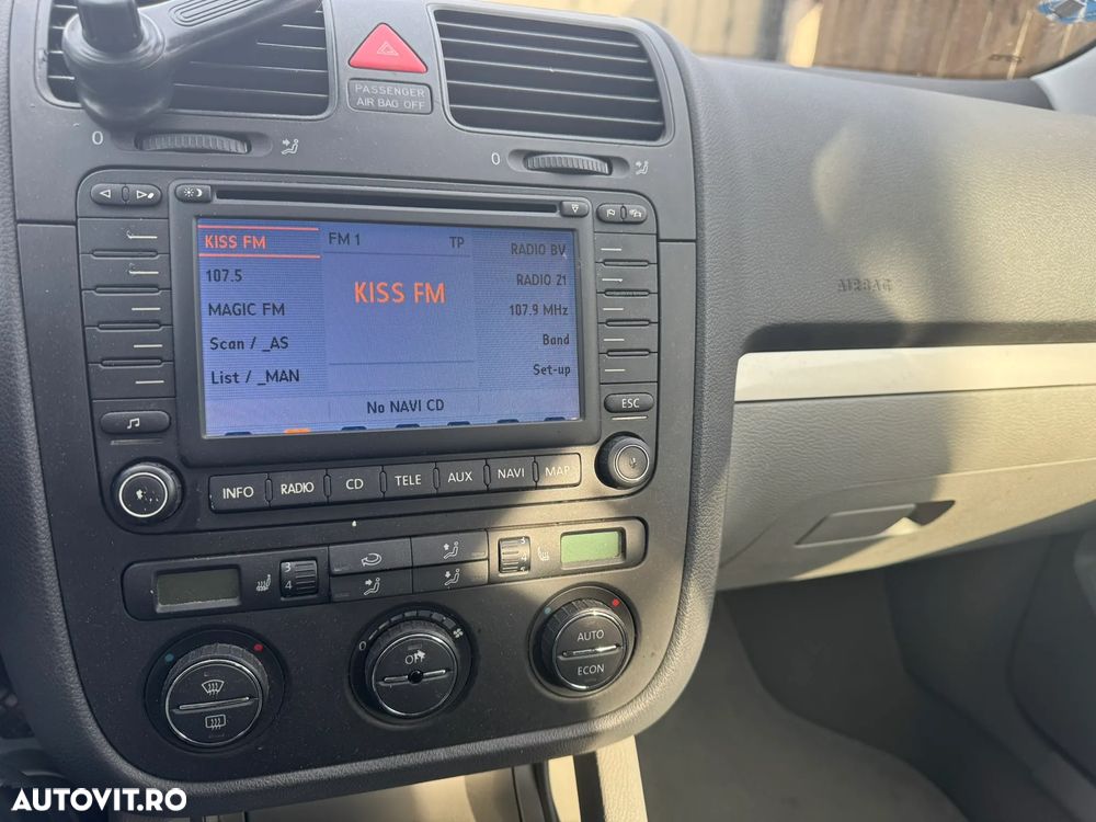 Volkswagen Golf 1.6 FSI Comfortline - 8