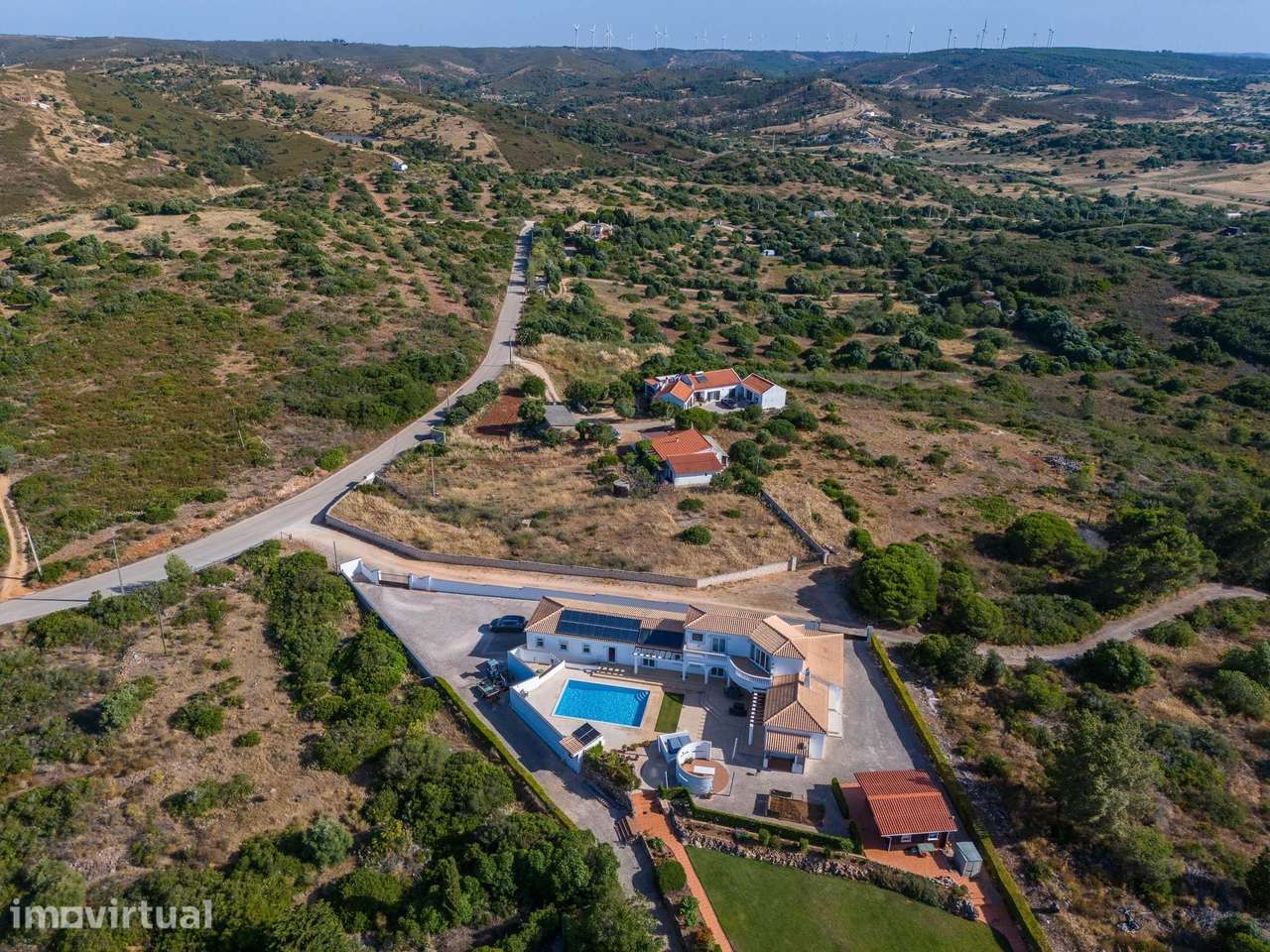 Terreno urbano com vistas panorâmicas em Vila do Bispo - Grande imagem: 5/16