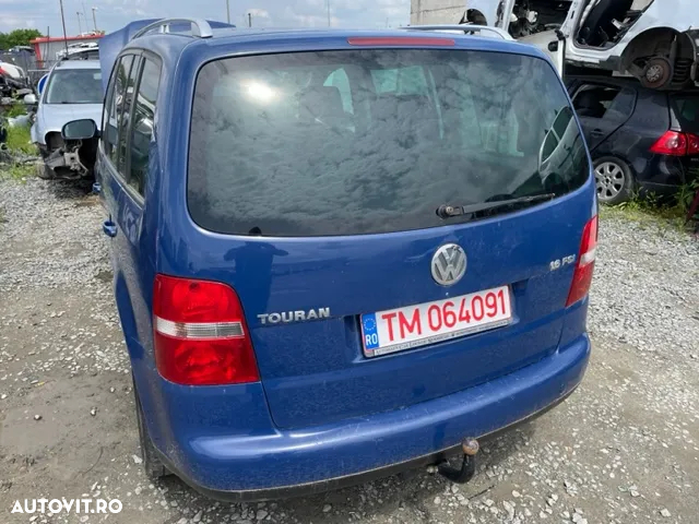 Dezmembrez Volkswagen Touran 2005 1.6 Fsi BAG - 4