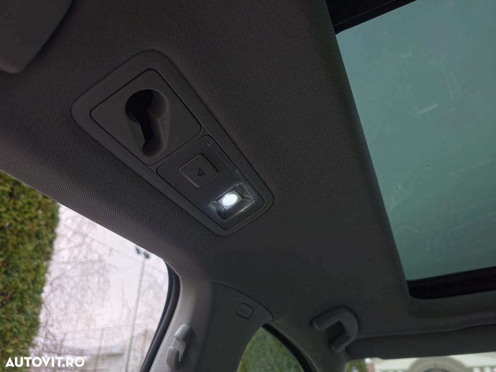 Volkswagen Golf 2.0 TDI BlueMotion Technology Cup - 27