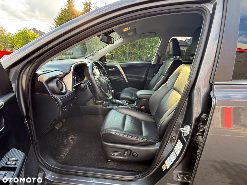 Toyota RAV4 - 16