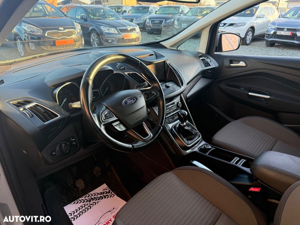 Ford Grand C-Max - 21