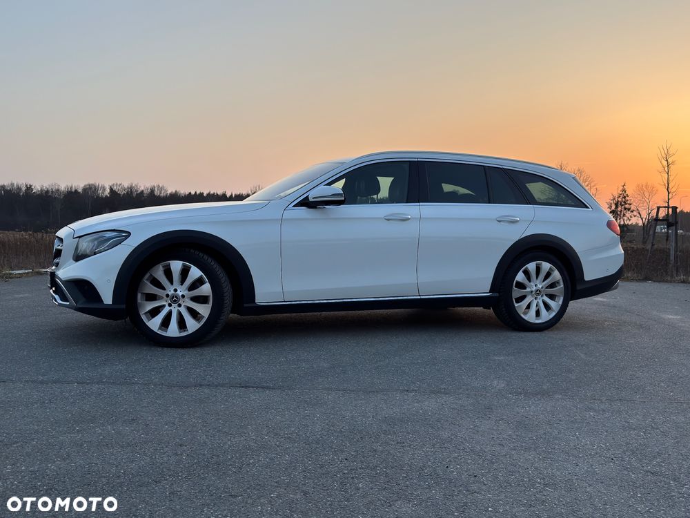 Mercedes-Benz Klasa E 220 d 4-Matic All-Terrain - 2