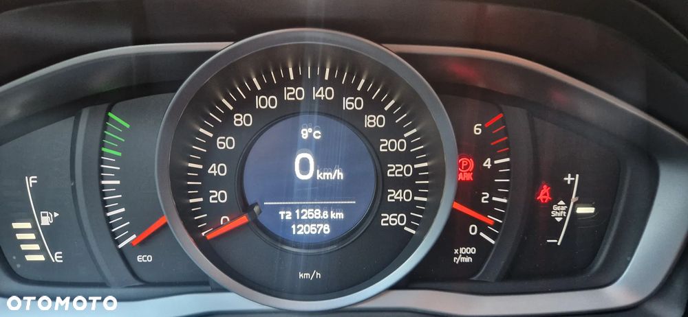 Volvo XC 60 D4 Momentum - 10