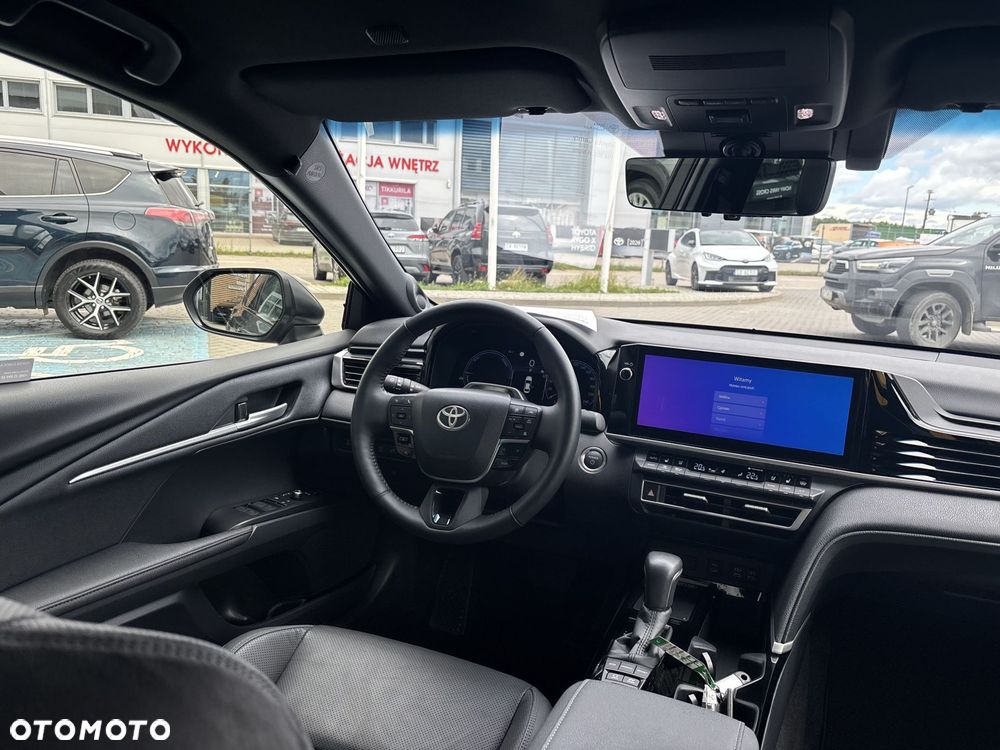 Toyota Camry - 16