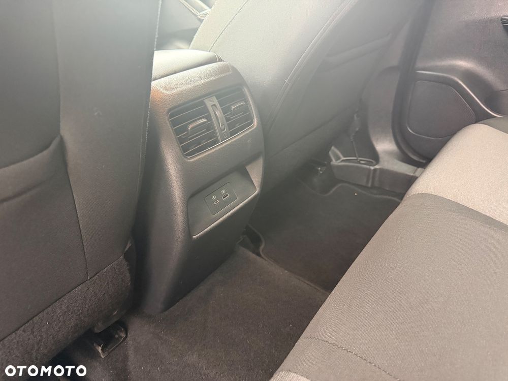 Nissan Qashqai 1.3 DIG-T mHEV N-Connecta - 33