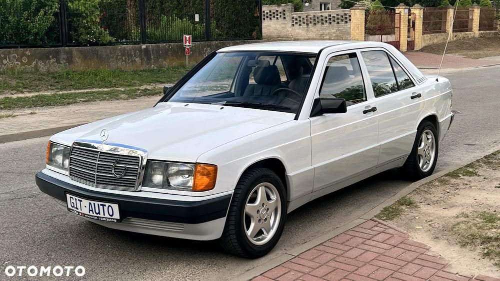 Mercedes-Benz W201 (190) - 2