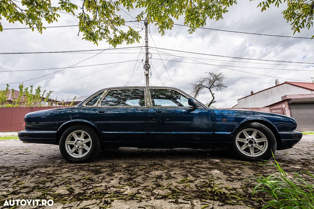 Jaguar XJ - 4