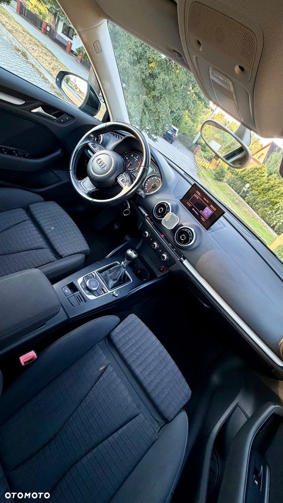 Audi A3 Sportback 1.6 TDI Attraction - 15
