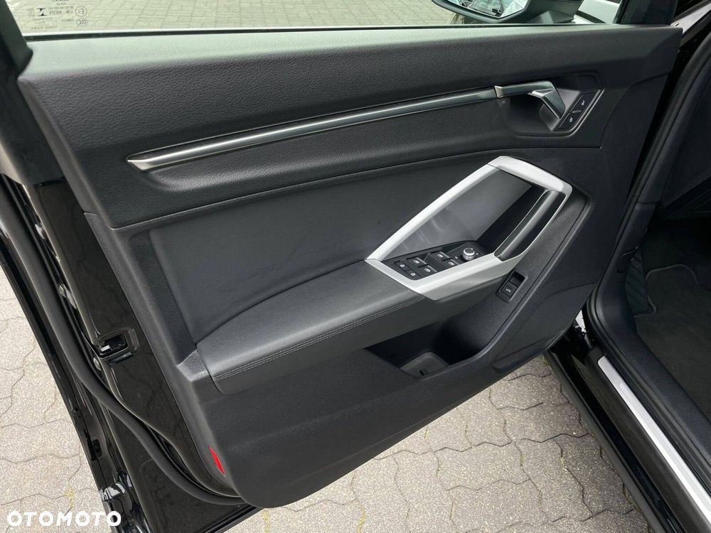 Audi Q3 - 18