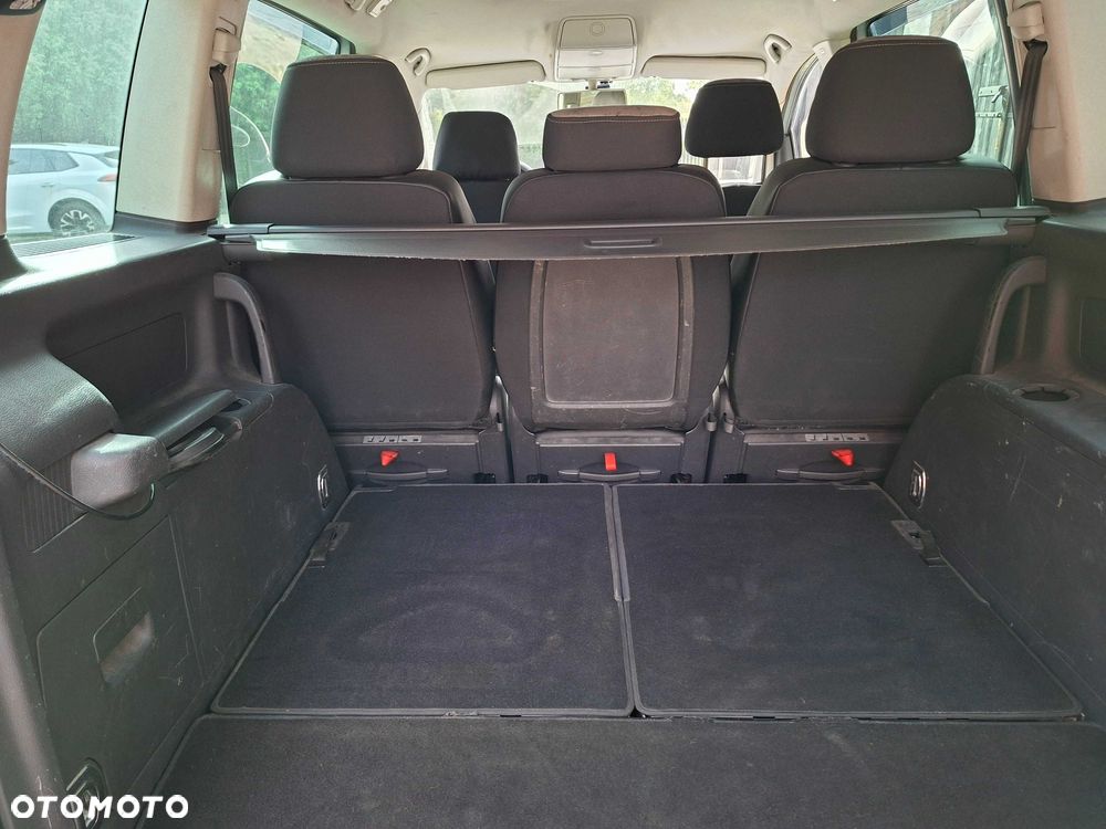 Volkswagen Touran - 13