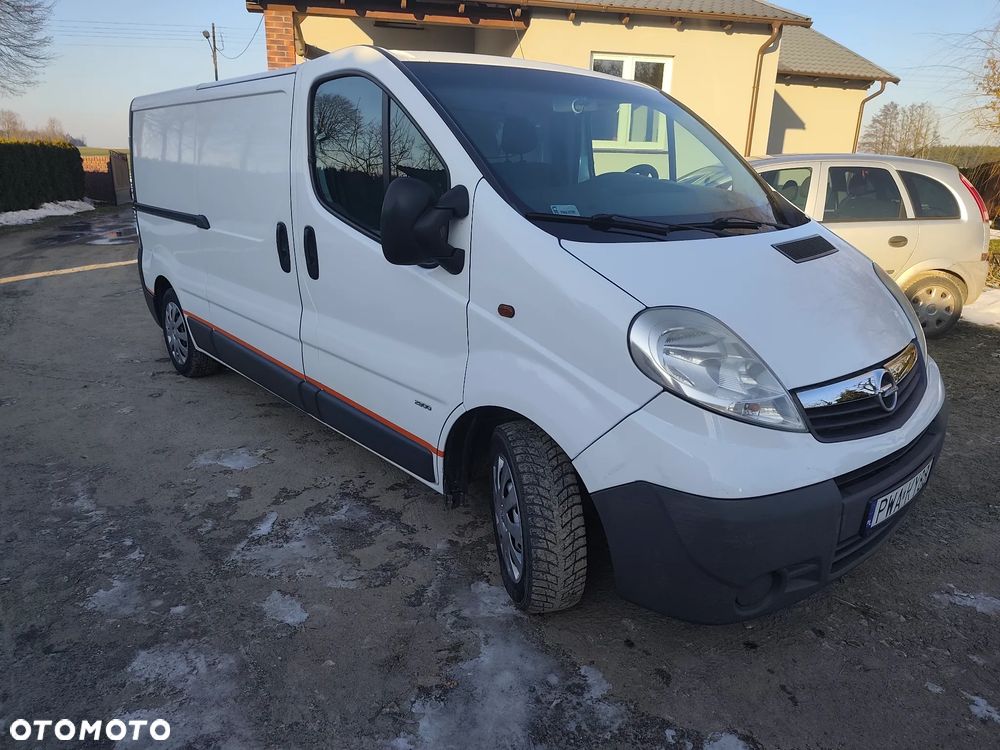 Opel Vivaro - 1