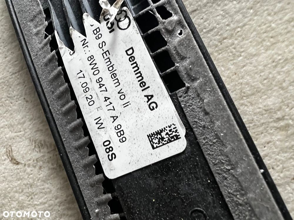 AUDI A4 B9 S-LINE LISTWA PROGOWA PRAWA LEWA PRZÓD LED 8W0947417A 8W0947418A - 3