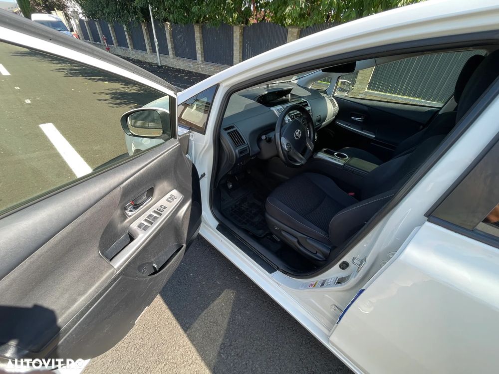 Toyota Prius+ (Hybrid) - 6